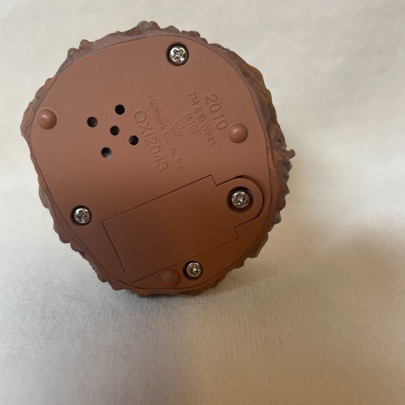 Tweety Bird Sits in Nest Hallmark Ornament - Picture 8 of 8